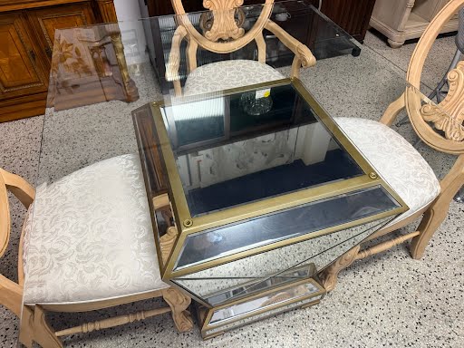 Dining Table With Mirrored Base