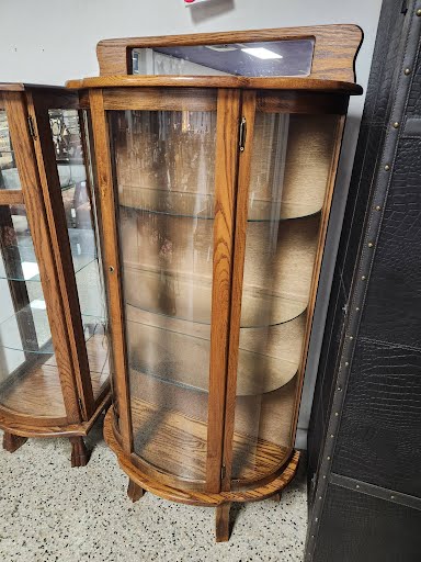 Half Moon Glass Display Unit