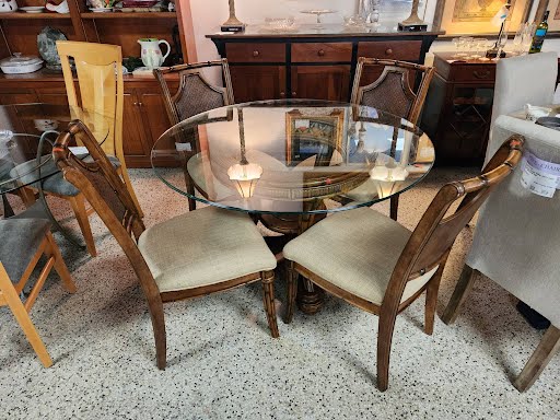 48" Haverty's Dining Set