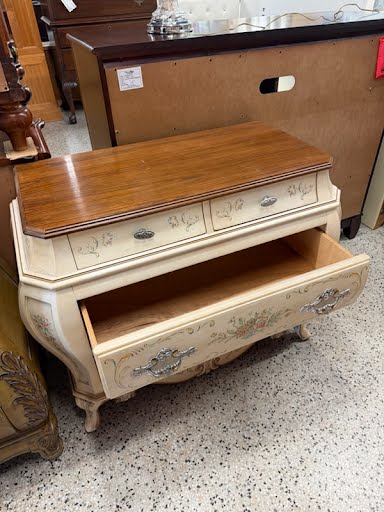 Pulaski Furniture Chest