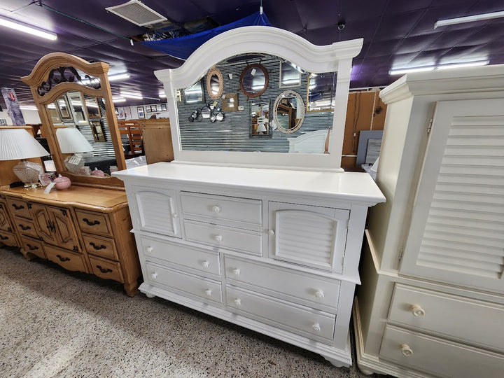 5 Piece Set | American Woodcrafters Bed Set