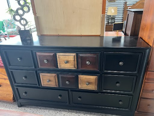 Dresser