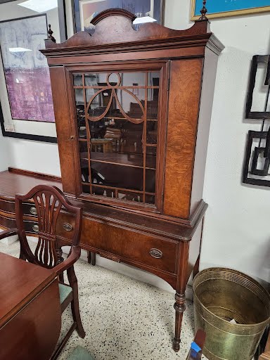 Landstorm Funriture China Cabinet