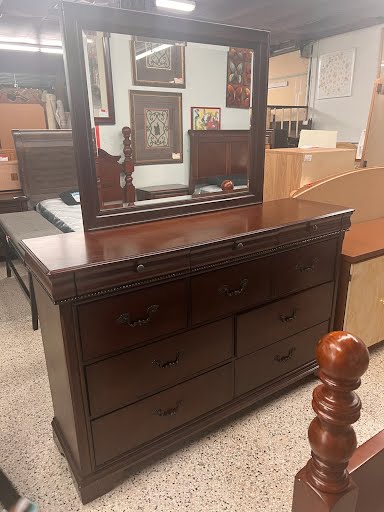 Dresser