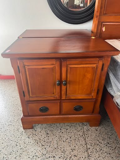 Faux Cherry Queen Bed w. Night Stand
