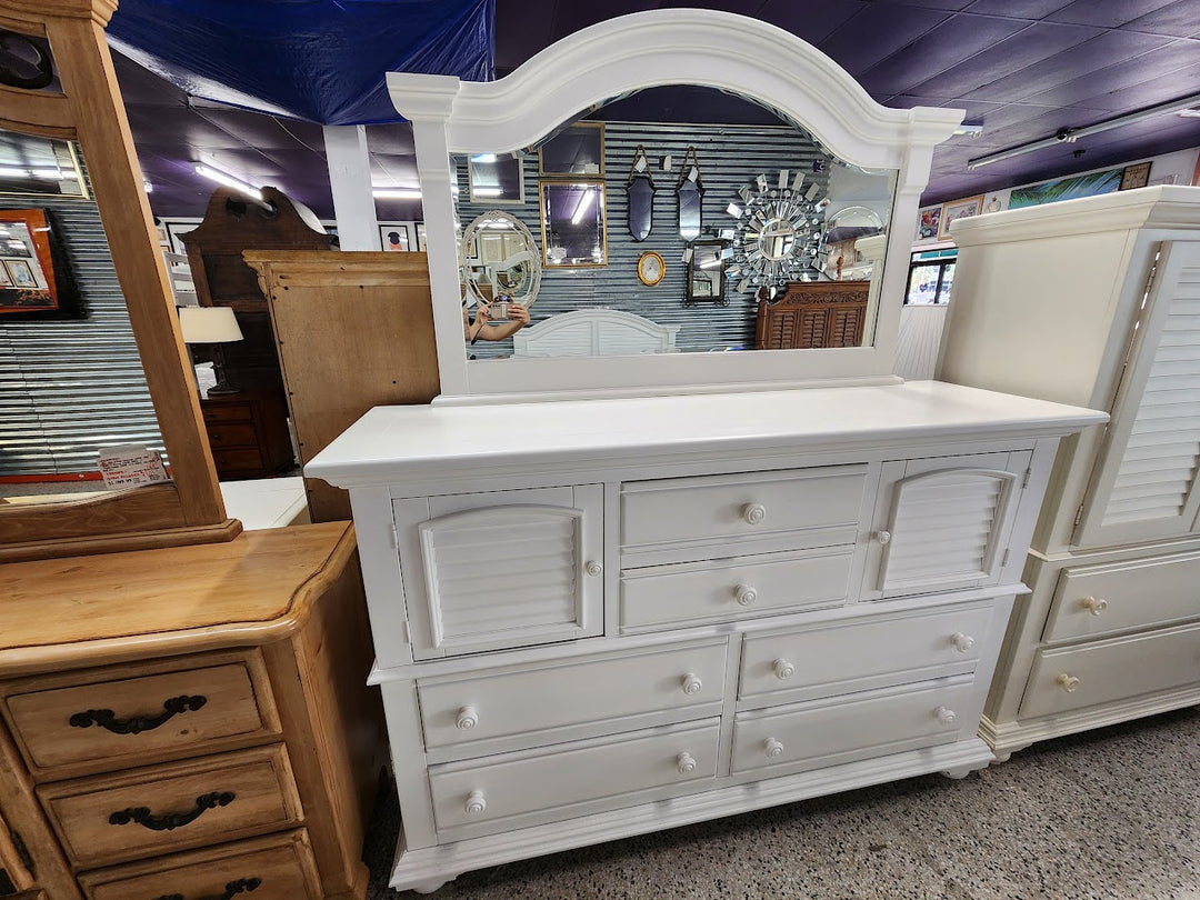 5 Piece Set | American Woodcrafters Bed Set