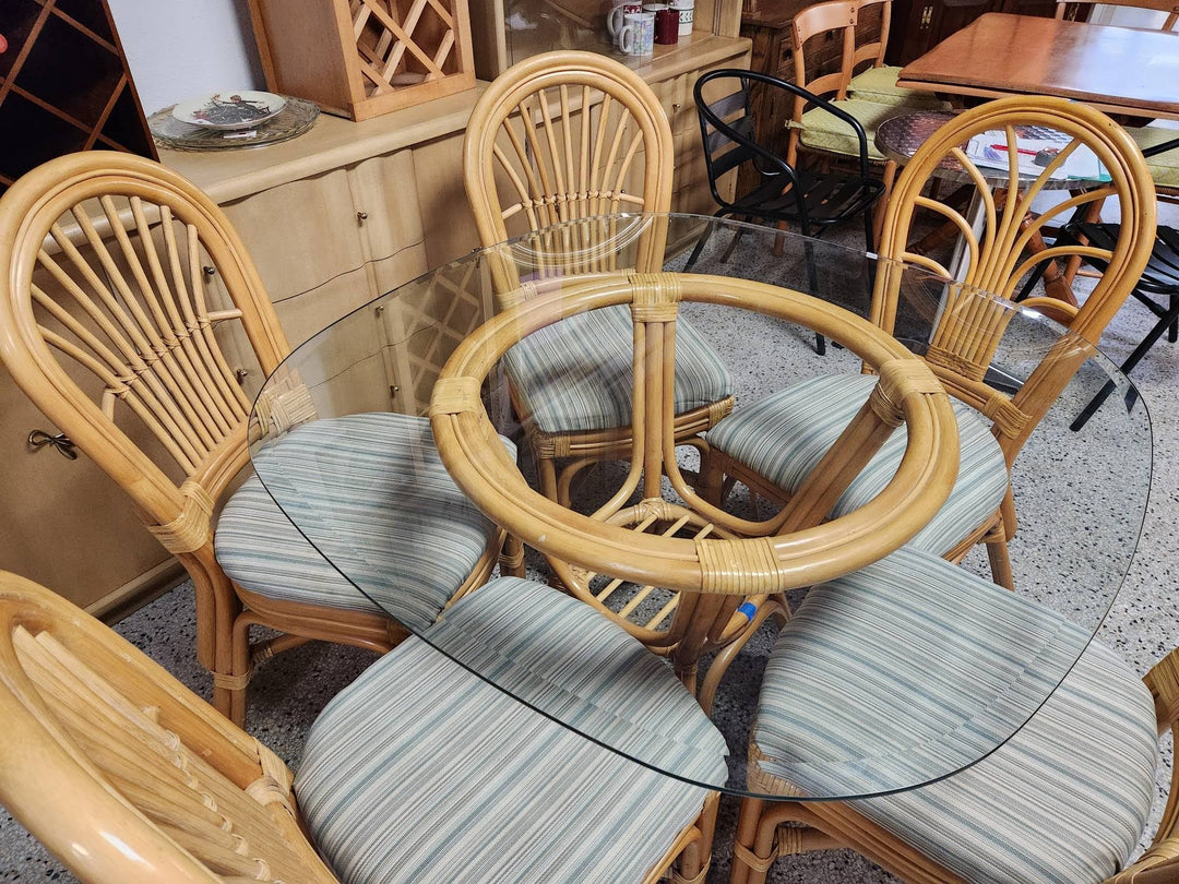 42" Round Glass Top Dining Set w. 5 Chairs