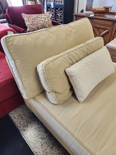 85" Cream Chaise/Daybed Lounge