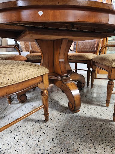 54" Round Dining Set w. 6 Chairs