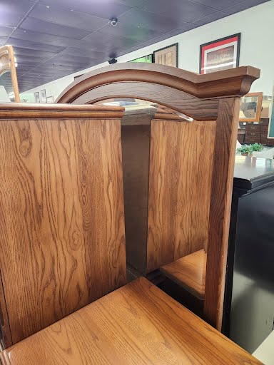 Durham Oak Furniture Dresser w. Mirror