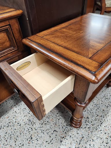 Haverty's End Table Slim Single Drawer