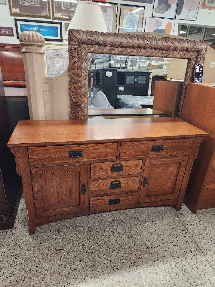Side Board