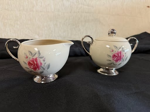 Cream And Sugar W Lid China
