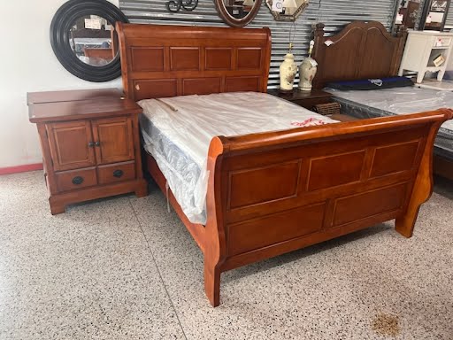 Faux Cherry Queen Bed w. Night Stand