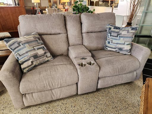 Love Seat Double Recliner w. Center Console
