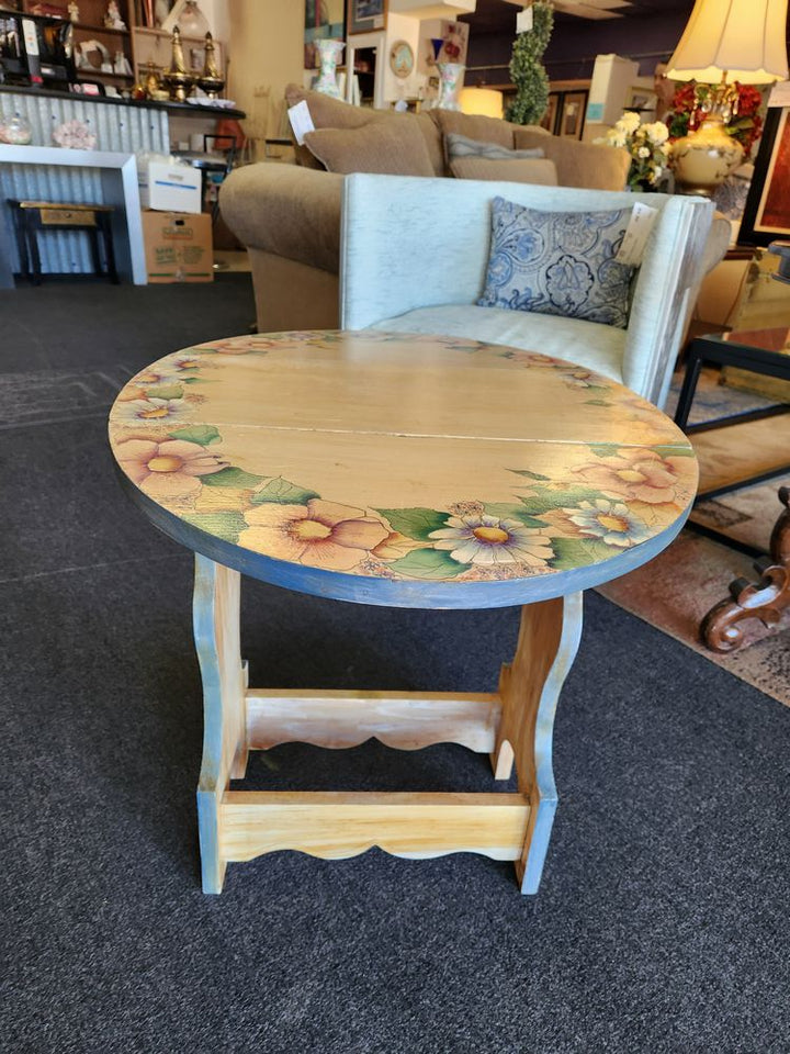 Double Drop Leaf Floral End Table