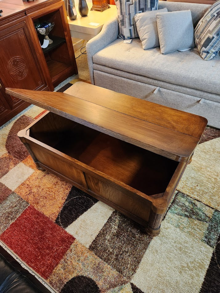 Lift Top Oak Coffee Table