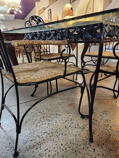 Outdoor Set Black Iron w. Four Chairs