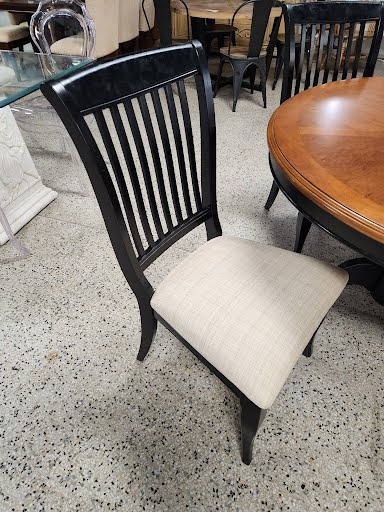 48" Round Dining Set w. Four Chairs