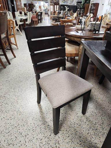 Dining Table w.Four Chairs/2 Leaves Dark Wood