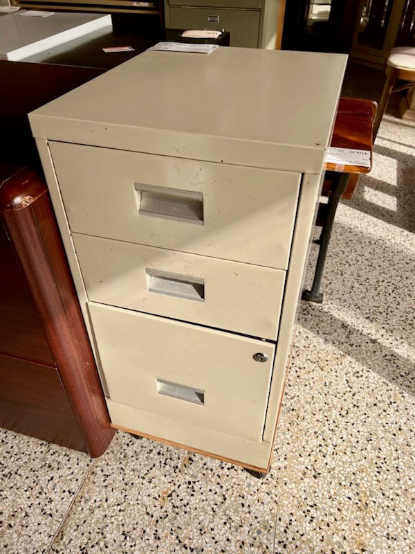 3 Drawer metal file cabinet