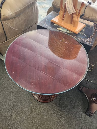 19.5" Round Pedestal Table