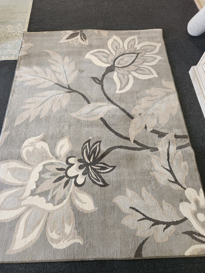 Lily Taupe Area Rug