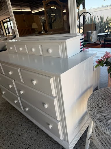 5 PC Queen White Cottage Set