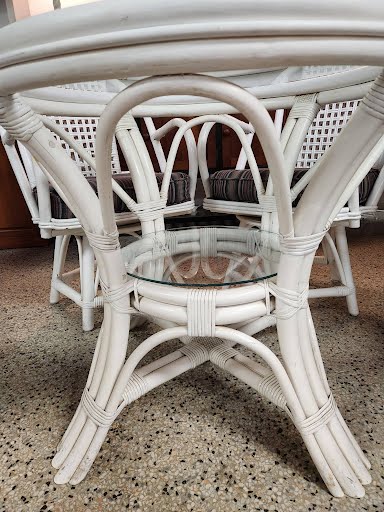 42" White Wicker/Rattan Dining Set w Four Chairs