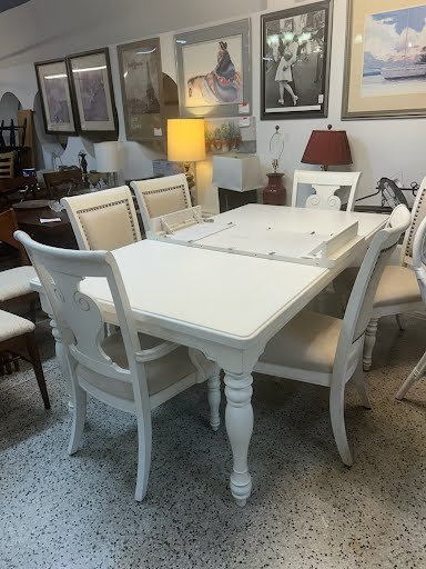 Whitewash Dining Table w. 6 Chairs 1 Leaf