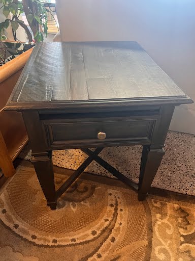 Haverty's End Table 22"w