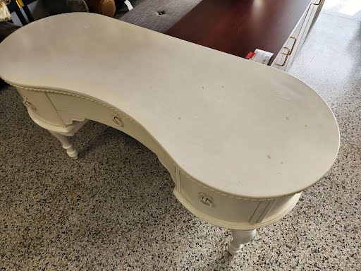 Kidney Shape White Desk