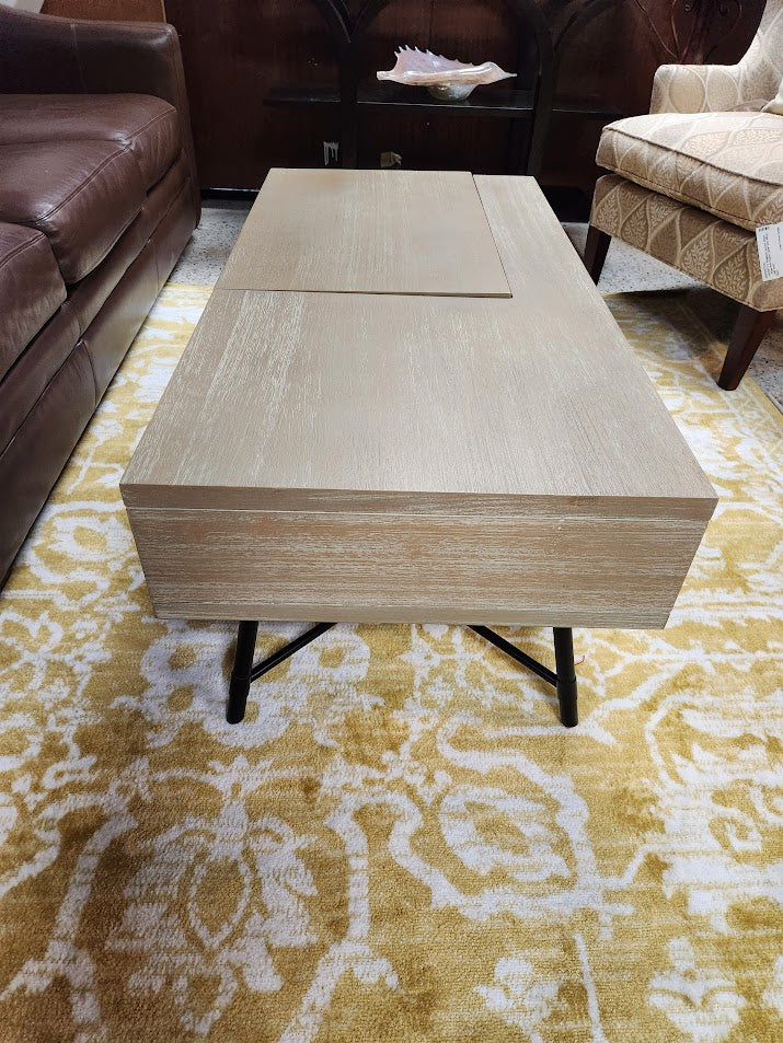 Light Wood Rooms to Go Lift-Top  Coffee Table