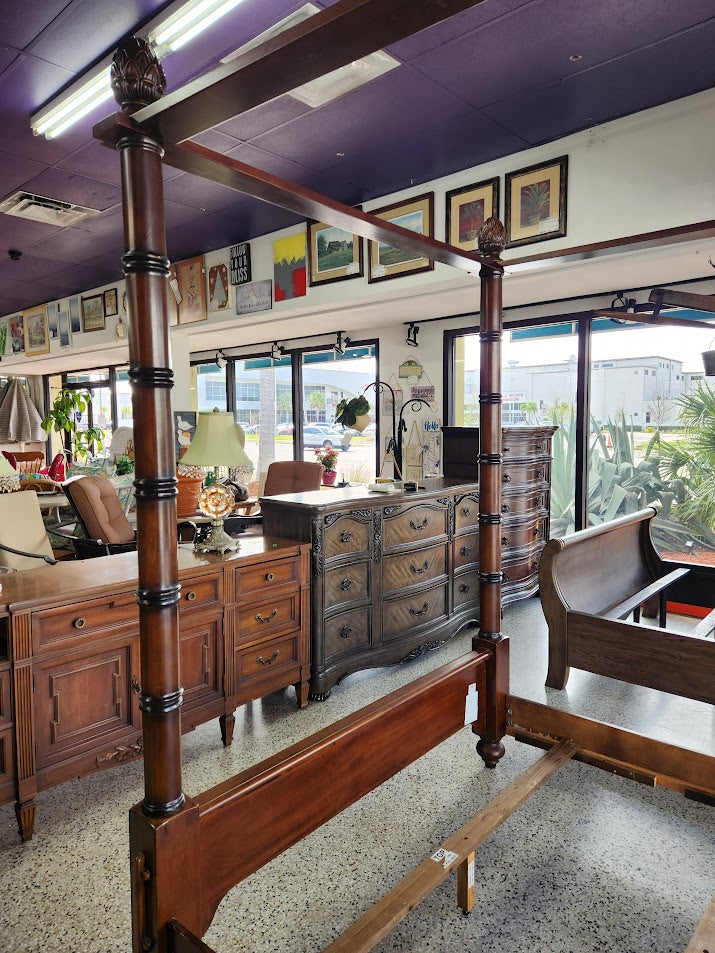 Queen Bed Poster Canopy Bed