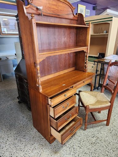 Lexington Desk w.Hutch