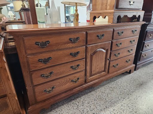 Durham Oak Furniture Dresser w. Mirror