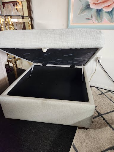 Thomasville Storage Ottoman