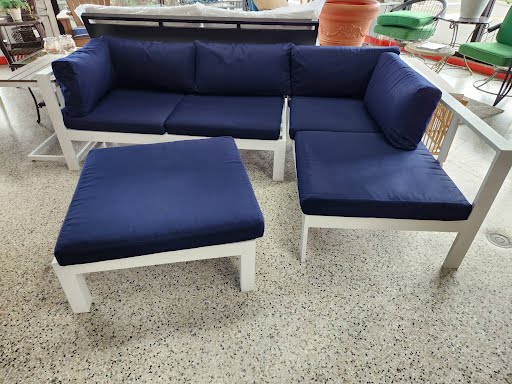 Set of 4 Outdoor Set Sectional and Table