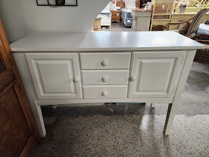 White wooden buffet cabinet