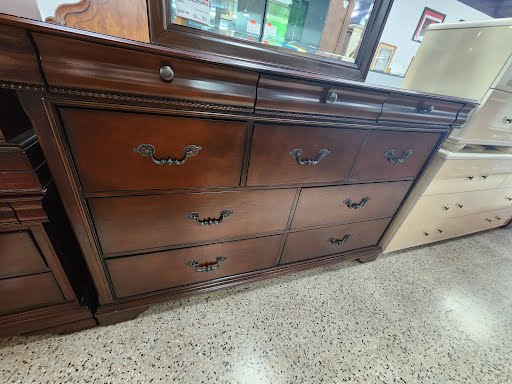 Dresser