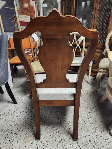 Armless Chair