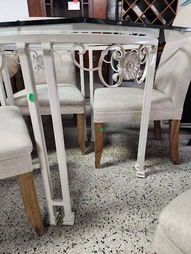 Dining Set Glass top w. Four chairs