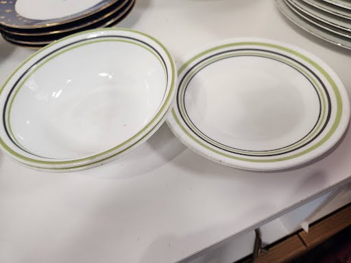 SET OF 4- Corelle Dishes