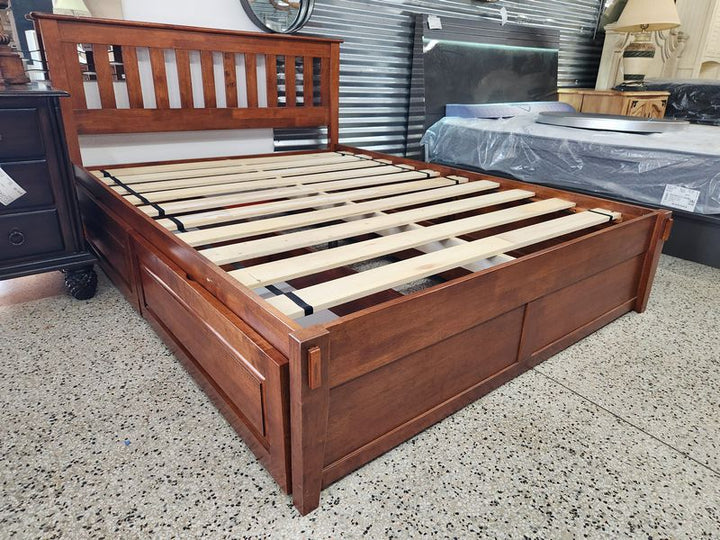 4 Drawer Panel Queen Platform Bed
