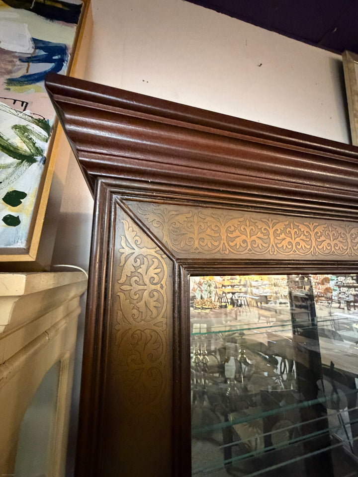 pulaski Two-Way Sliding Door Curio