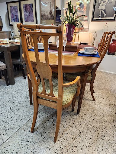 72x44" French Provencial Dining Set