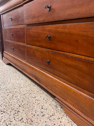 Ethan Allen Dresser 8 Drawers