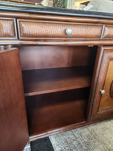 Thomasville Chest w. Stone Top