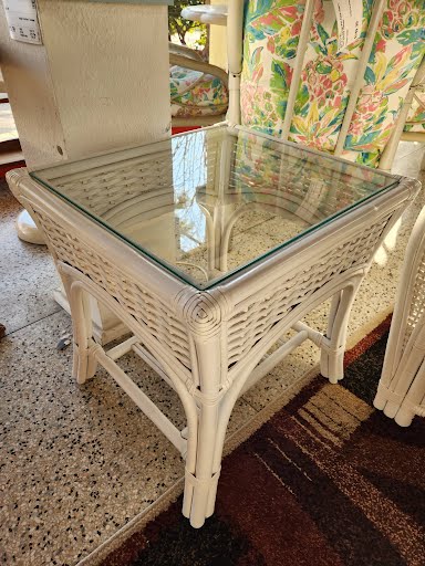 White Rattan/Wicker Glass Top End table
