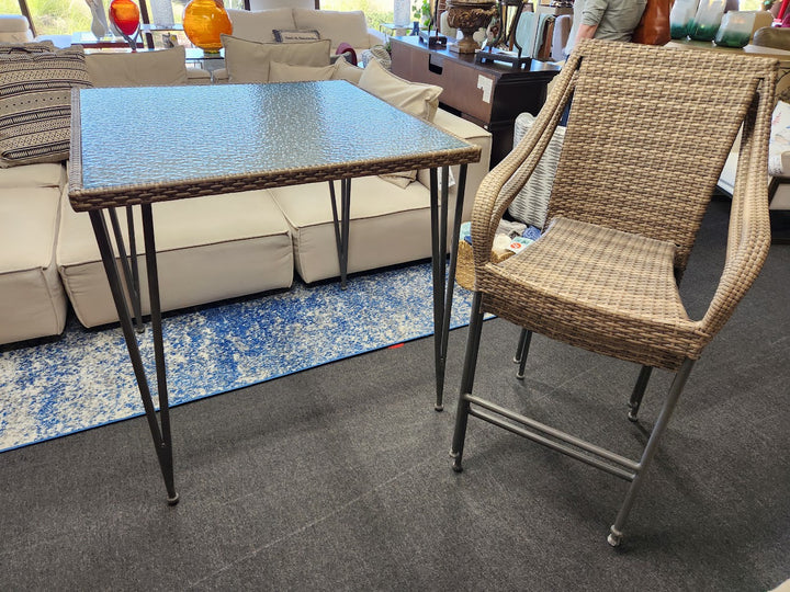 LEADERS Bar Height outdoor set
